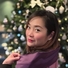 Elle Mich - International News Correspondent